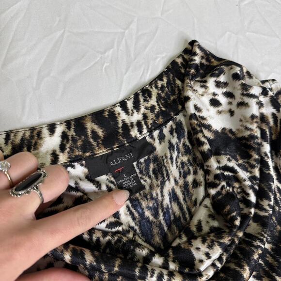 Silky black brown white leopard print blouse - Picture 5 of 7